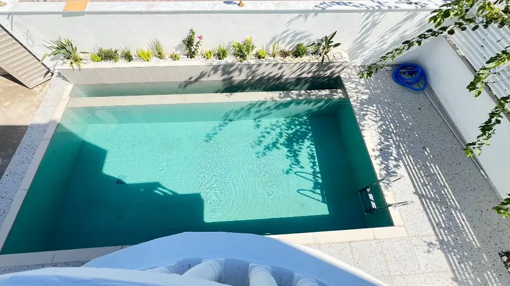 Swimming pool